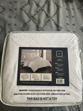 Daya White Duvet Cover Set